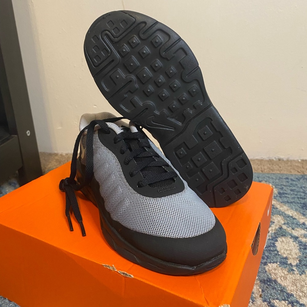 NWT Nikes boys sneakers